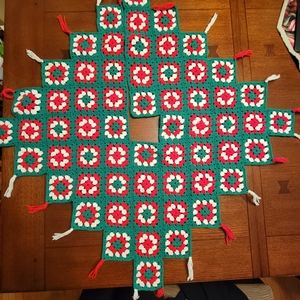 Crotchet Granny Square Red, Green and White Christmas Tree Skirt EC Vint…
